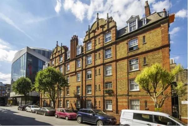 Private Gated 1 Bed Mews Flat In Covent Garden / Central London Apartment