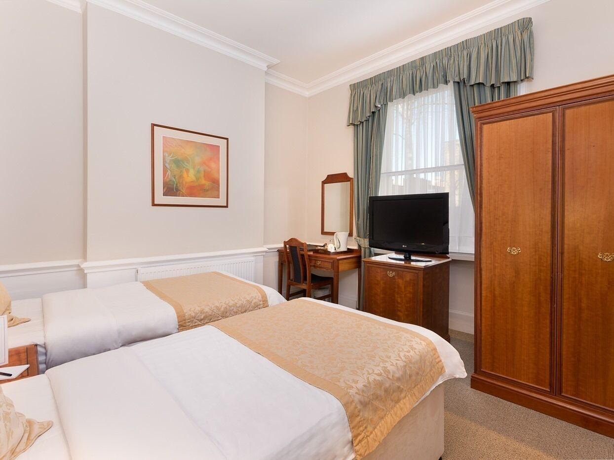Staunton - London