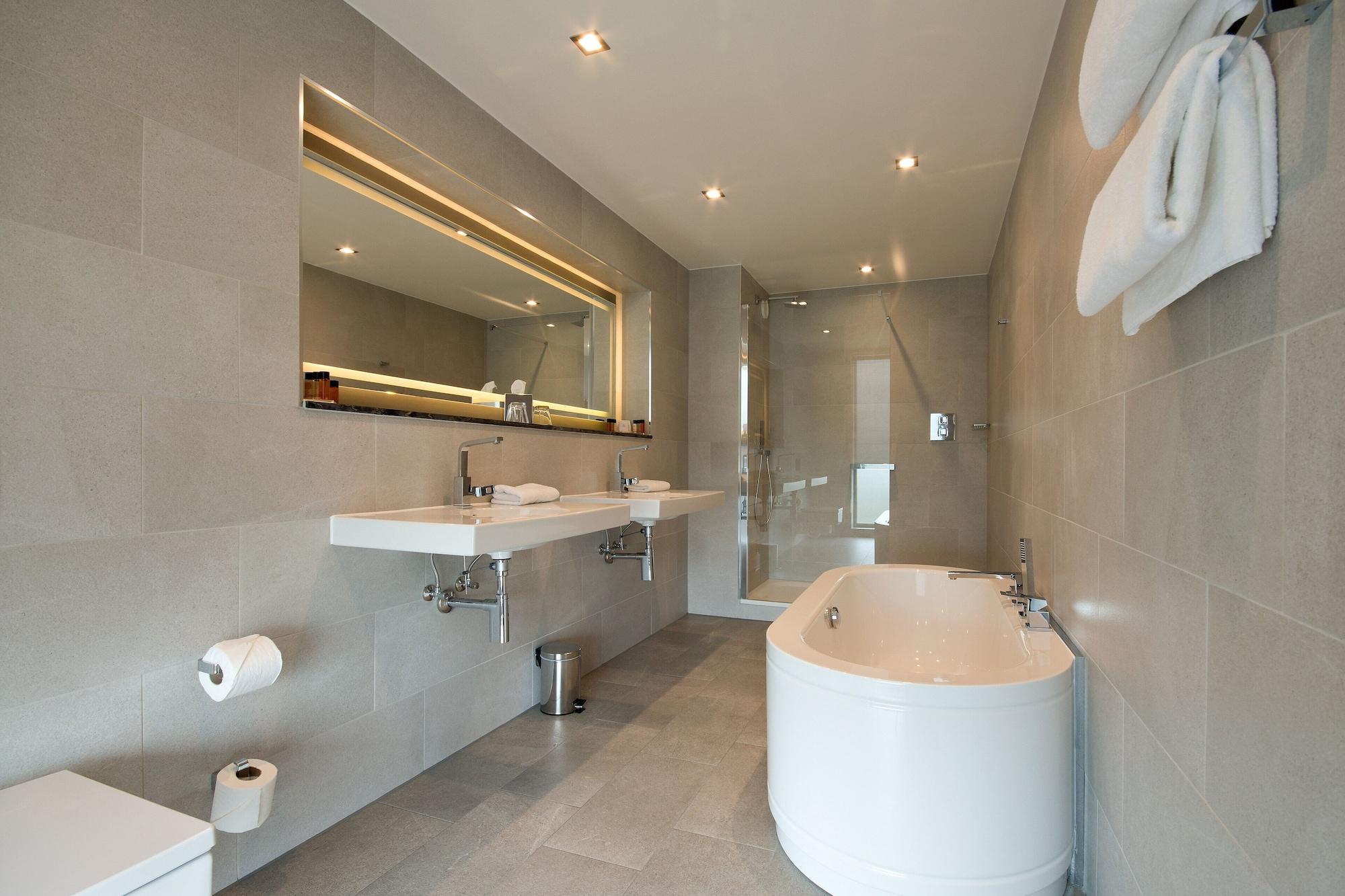 Clayton Chiswick London
