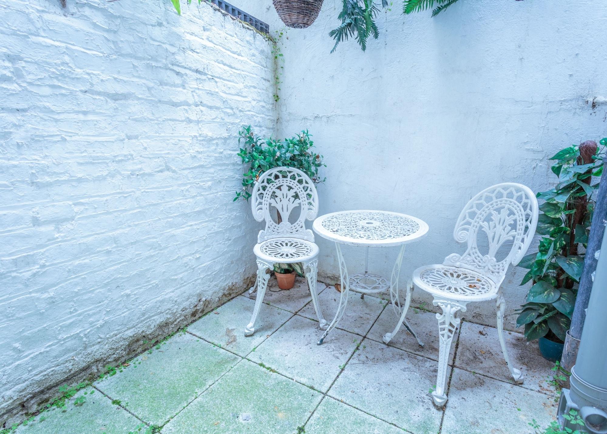 Castletown House Apartment London