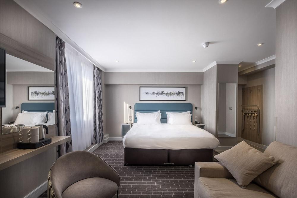 Hotel Sleeper At Royal National Londres