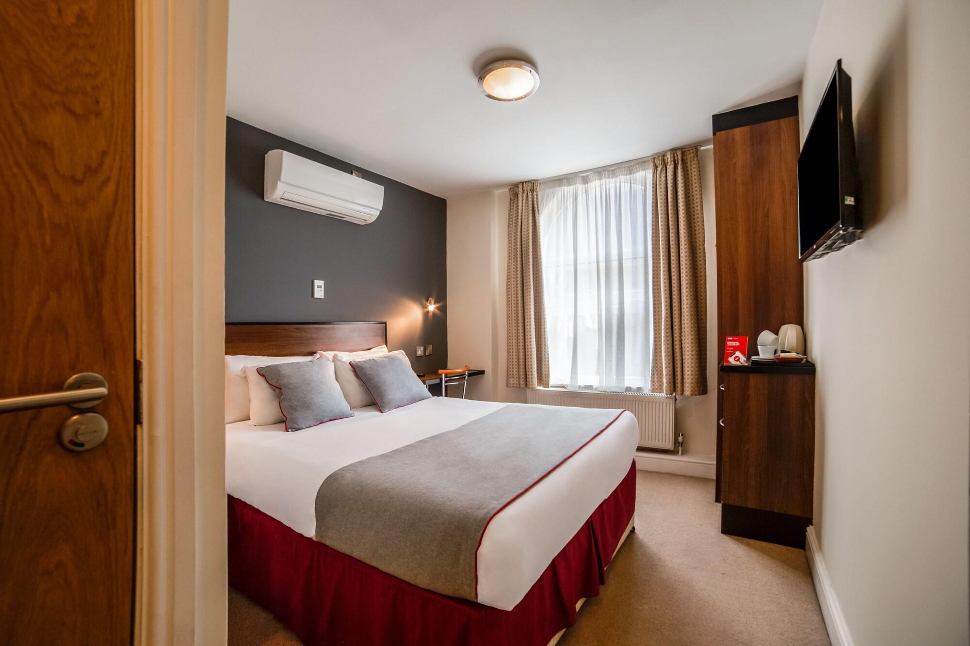 Elysee Hyde Park Hotel 3*