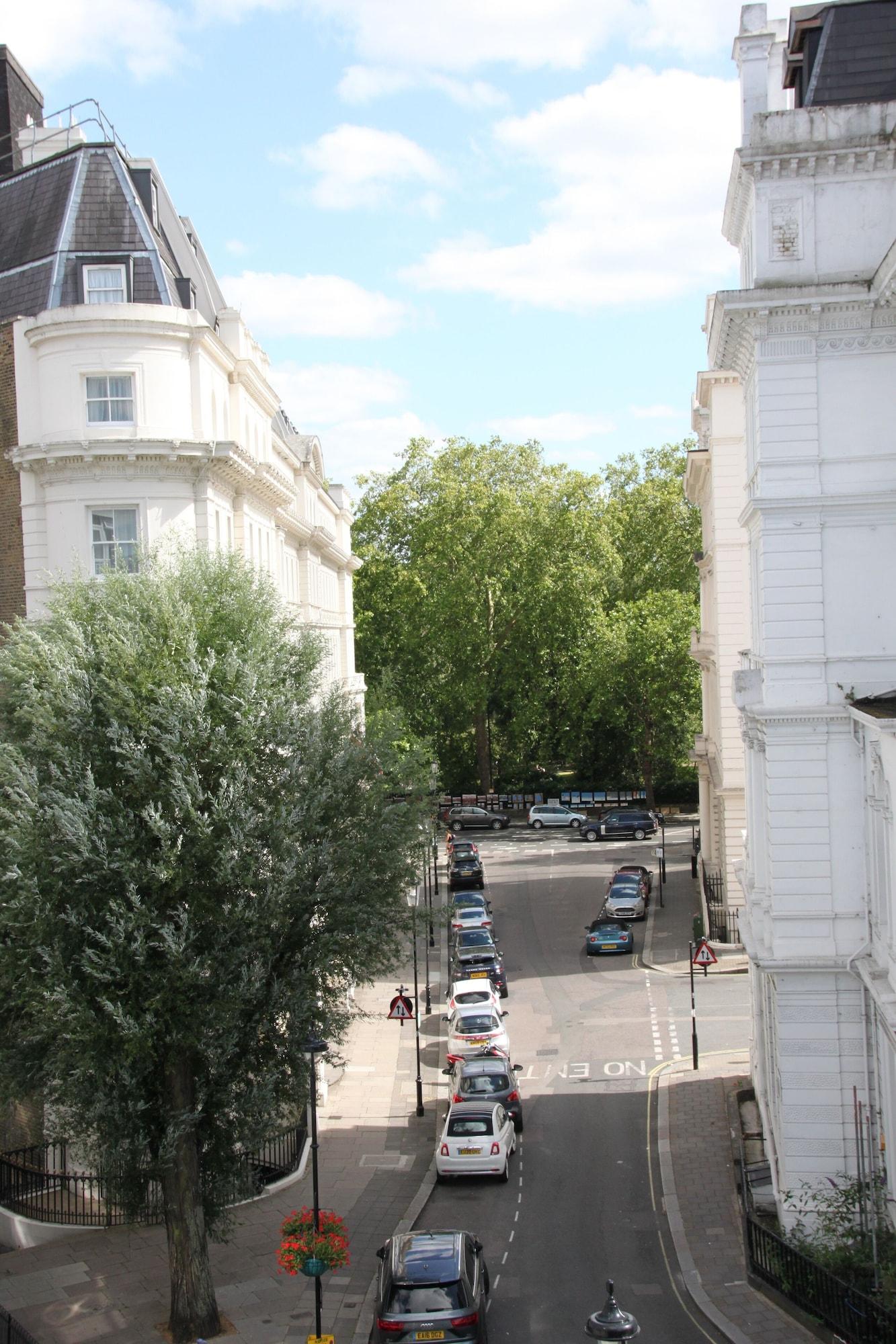 Elysee Hyde Park 3*