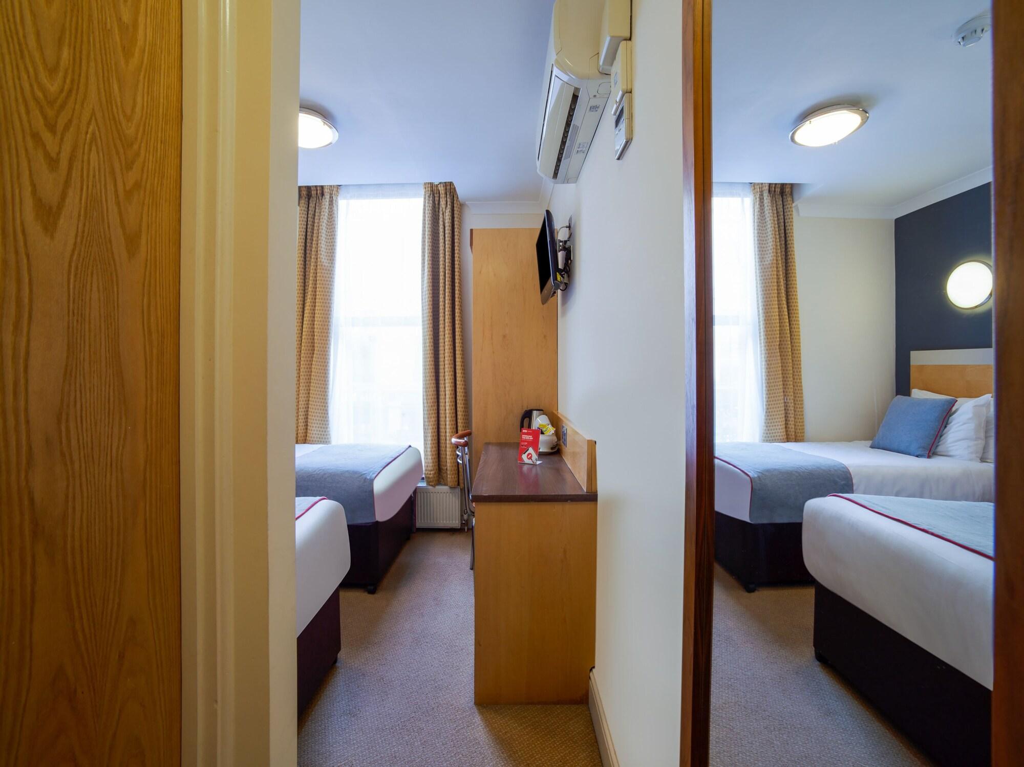 Hotel Elysee Hyde Park 3*