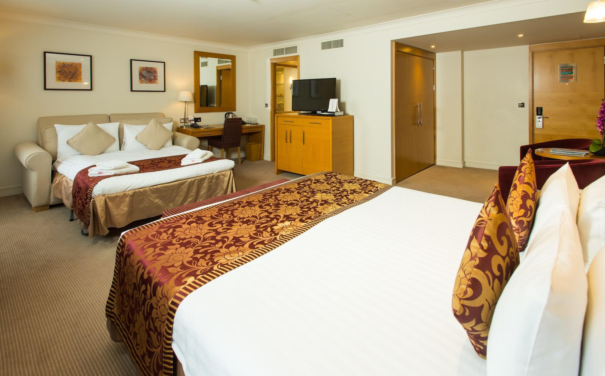 The Park Grand Plaza Kensington Hotel