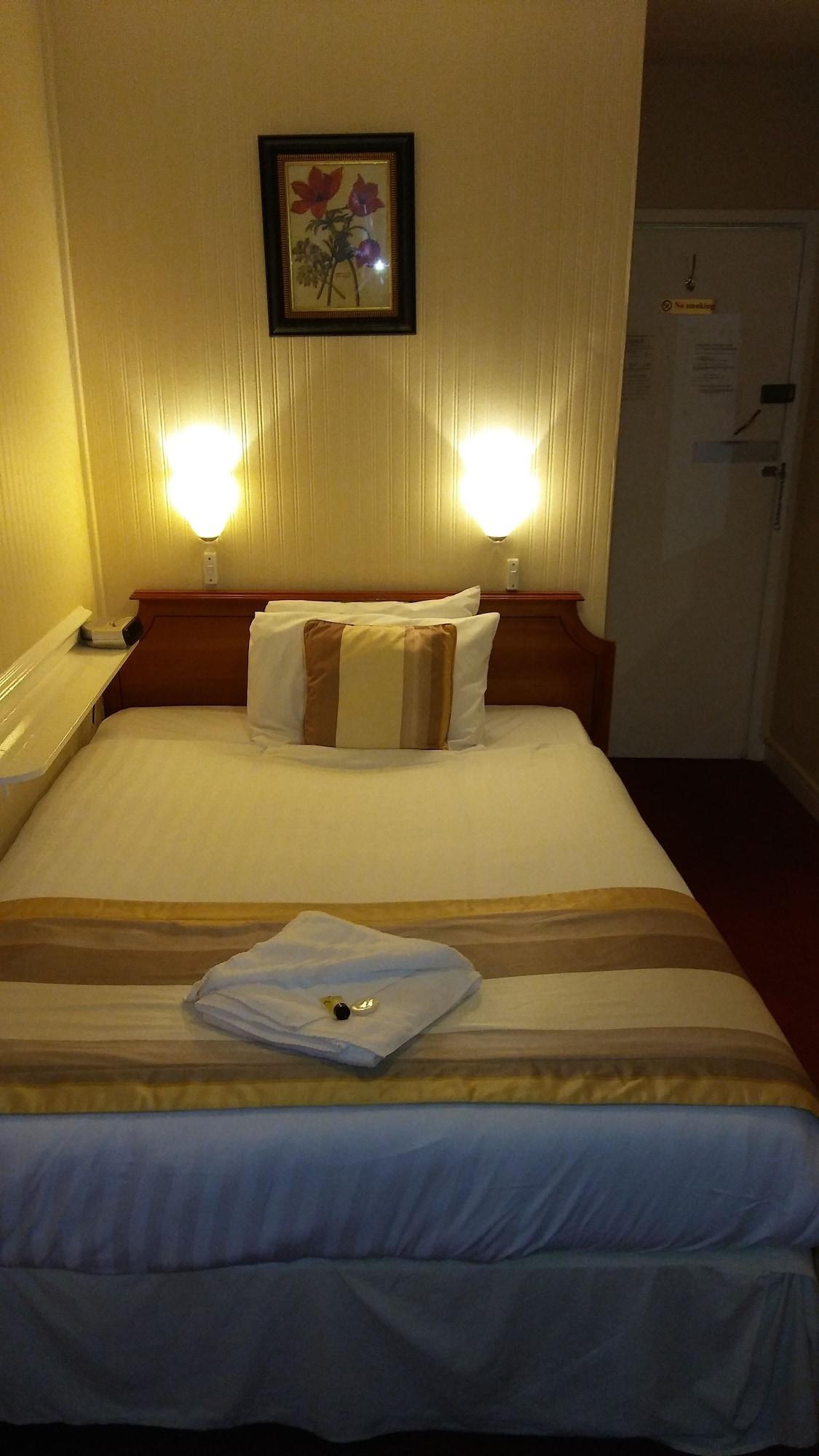 Parkwood 3* London