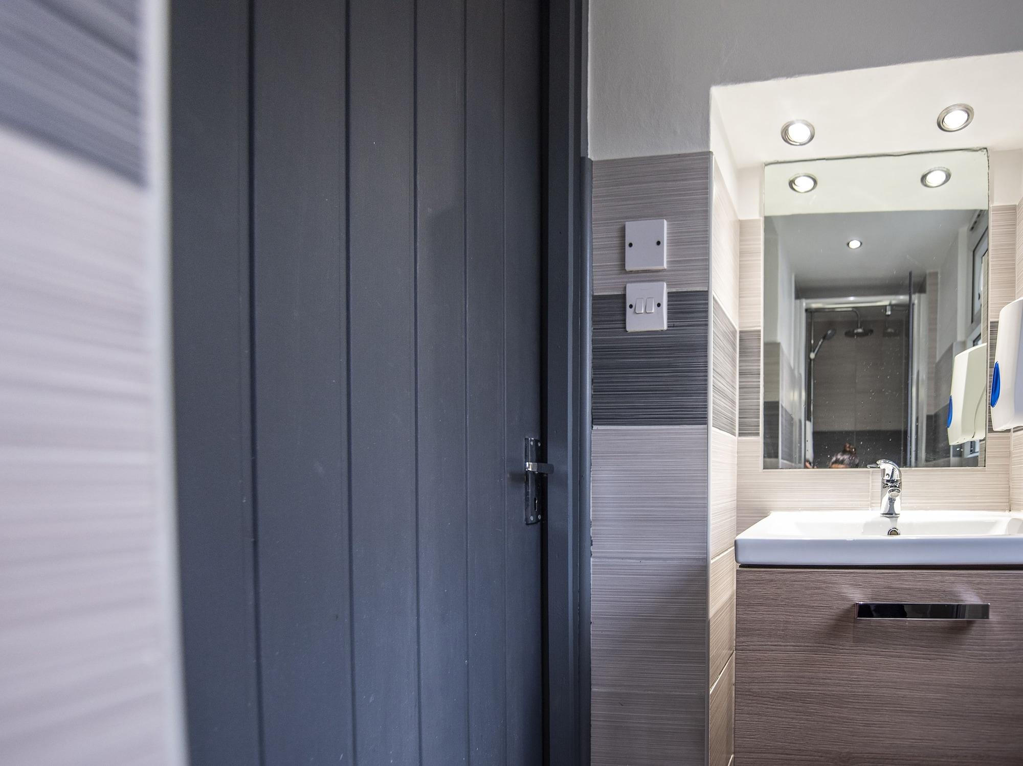 Camden Bnb Hotel 3* London