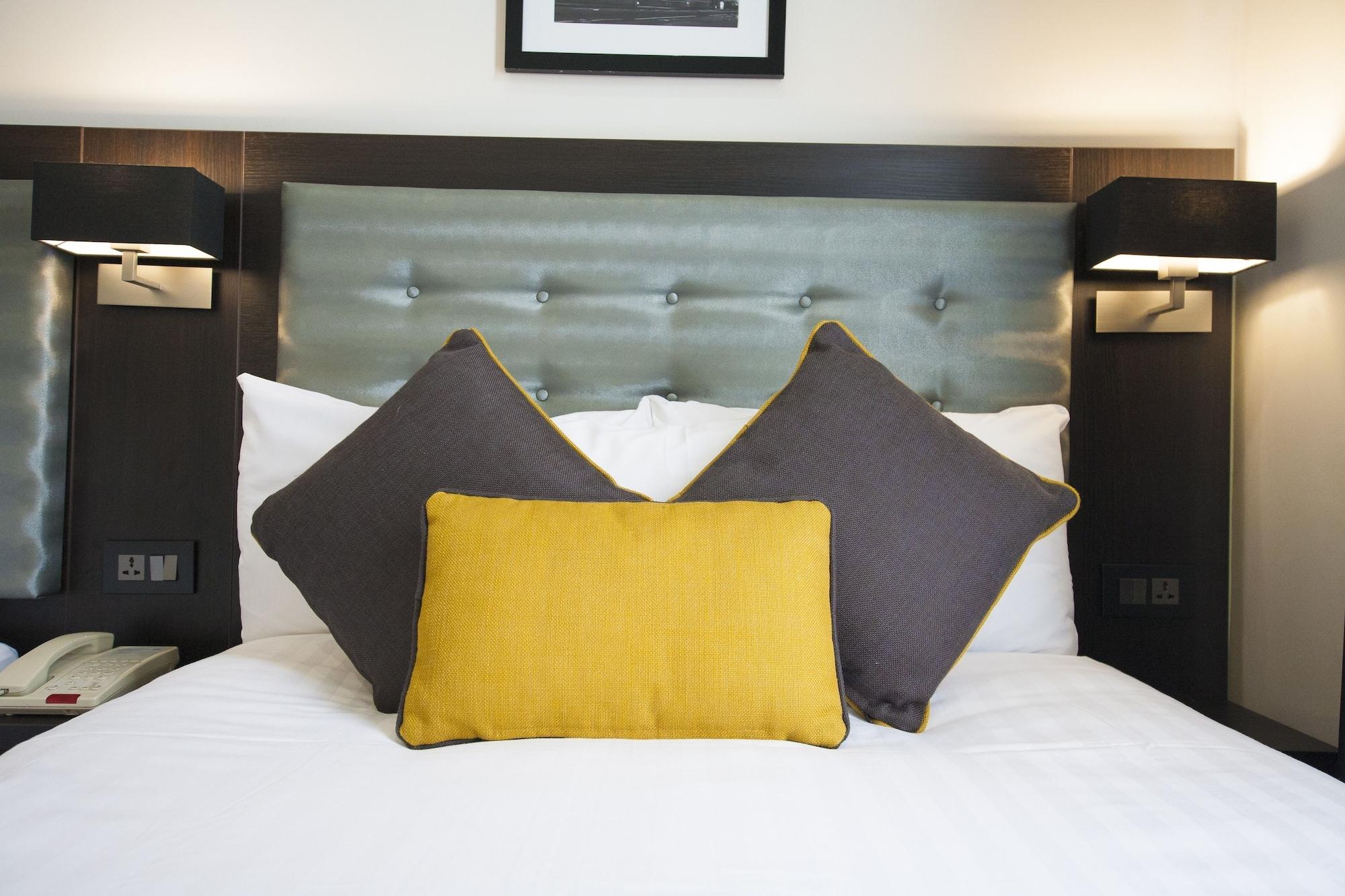 Hotel St George's Victoria 3*