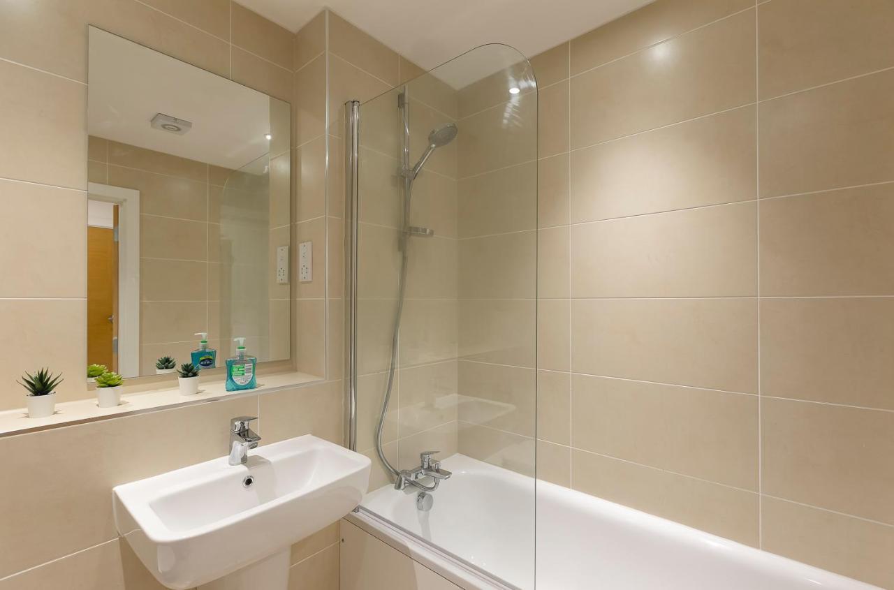 Skyvillion - Beautiful One Bedroom Near Heathrow Airport Apartamento