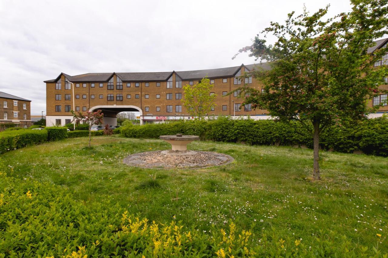 Skyvillion - Beautiful One Bedroom Near Heathrow Airport Apartamento *