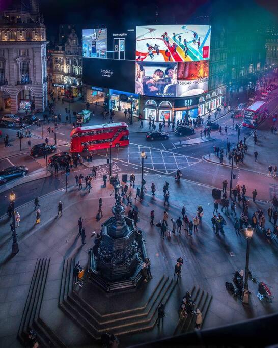 Piccadilly Circus Luxury Studio *