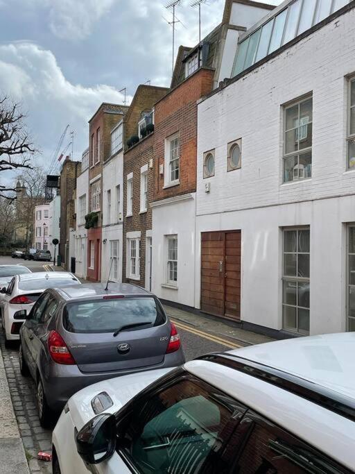 Stylish 3 Bedroom Town House * London