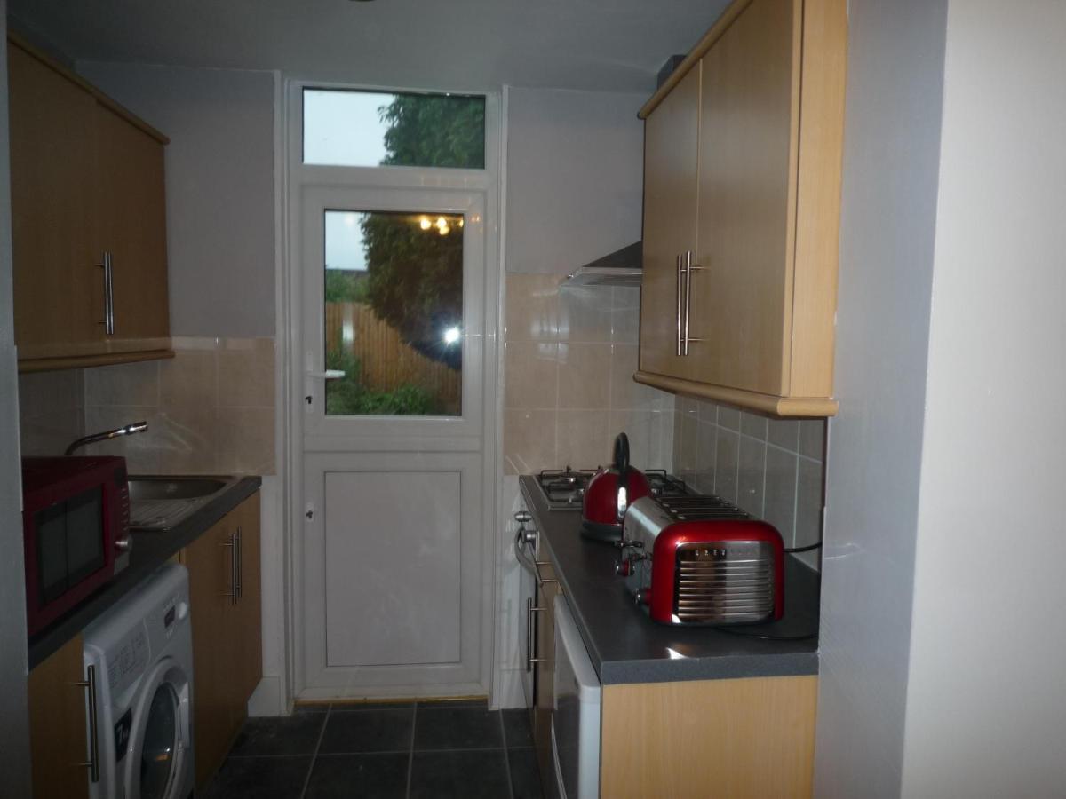4 Bedroom & 2 Bedroom Apartment *