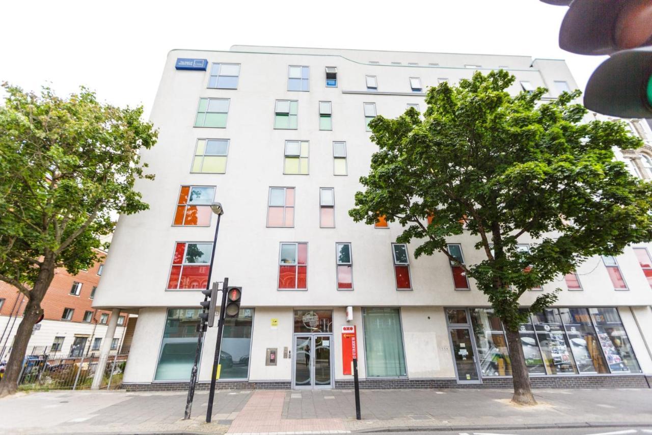 Bloomfield Court Apartment *