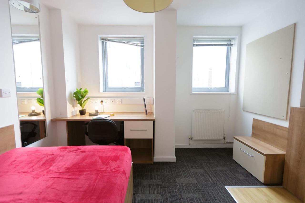 Bloomfield Court Apartment