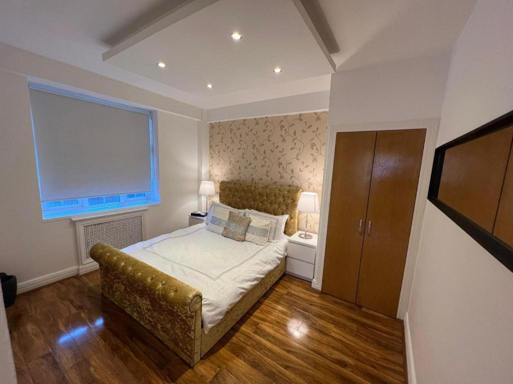 Beauchamp place Knightsbridge Apartment