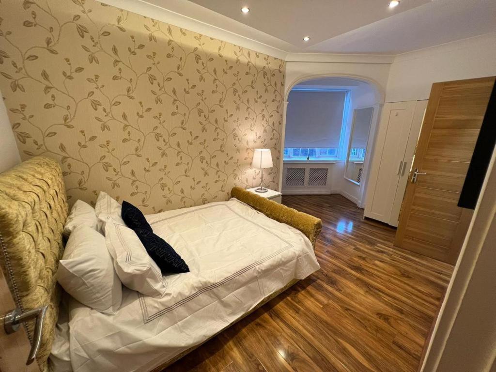 Beauchamp place Knightsbridge Apartment London