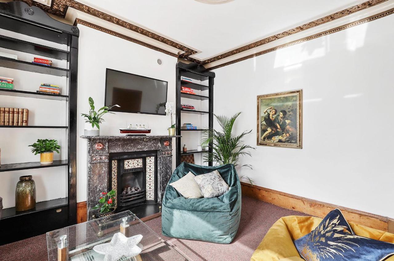 Stunning Victorian Property Near Canary Wharf! Holiday home London