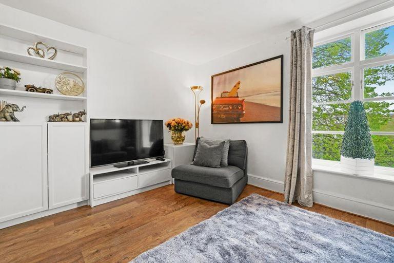 Canning Town Modern 2 Bedroom Excel Centre, Canary Wharf, Airport * London