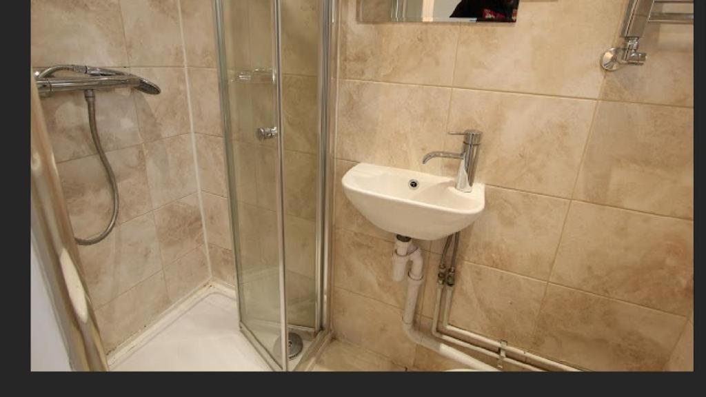 Family With Shared Kitchen And Bathroom In Angel Zone 1 * London