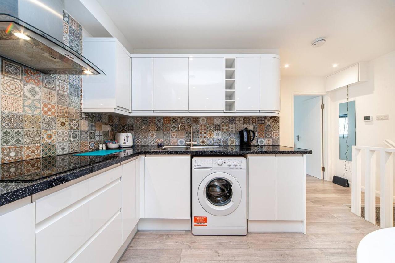 Lovely 3 Bed Flat In A Great Location In
