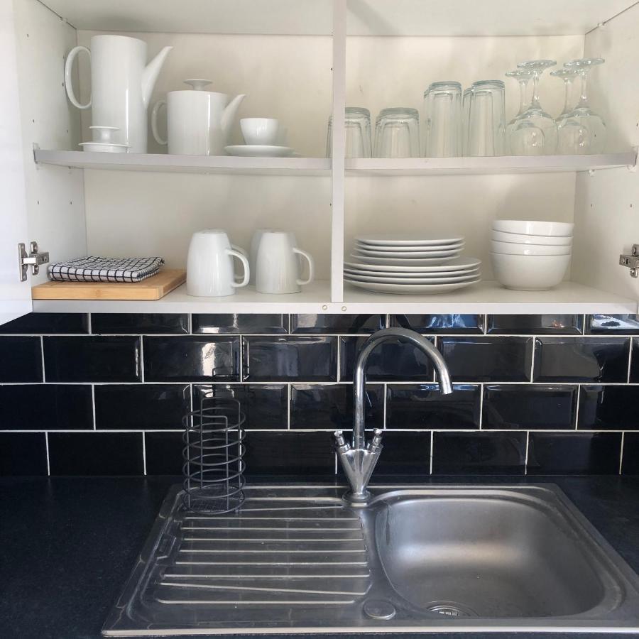 2 Bedroom, Near Station, Fast Wi-fi, Free Parking! Apartamento Londres