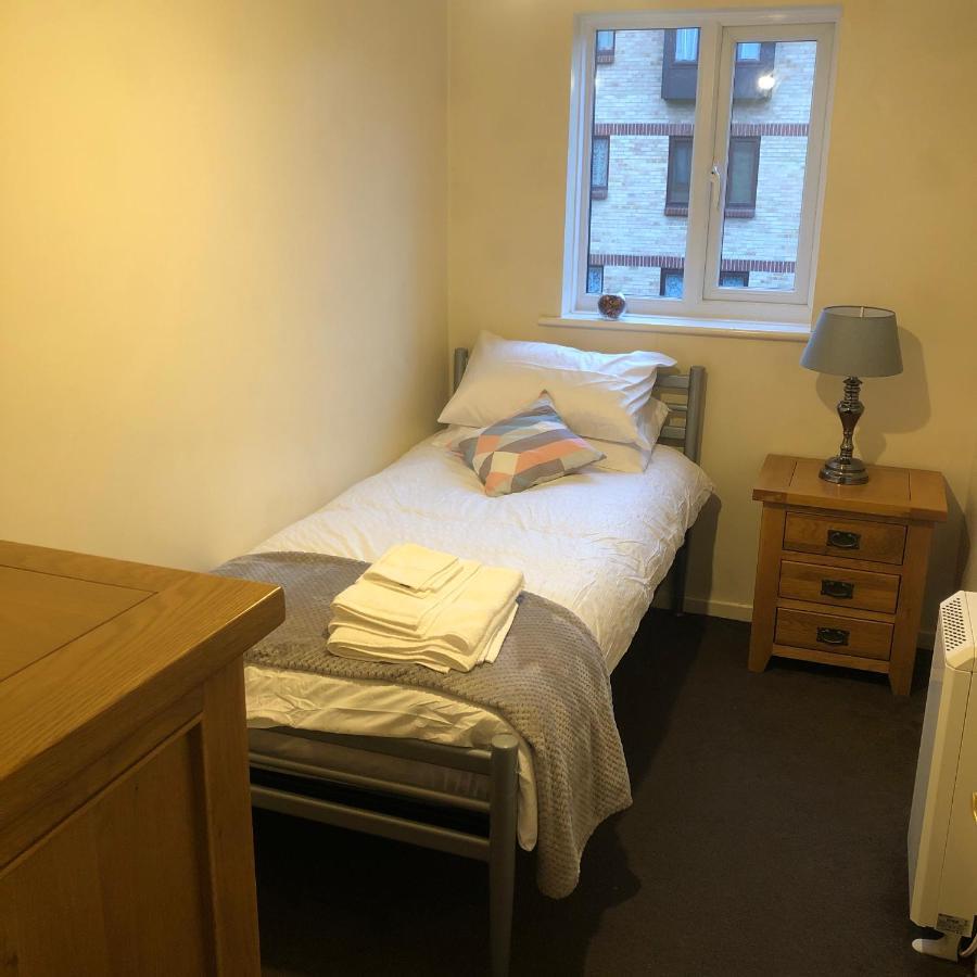 2 Bedroom, Near Station, Fast Wi-fi, Free Parking! Apartamento *