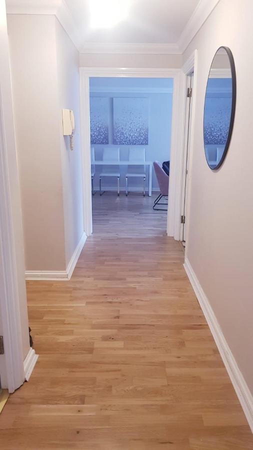 Lovely 2 Bedroom Flat In The Heart Of Water Wimbledon * London