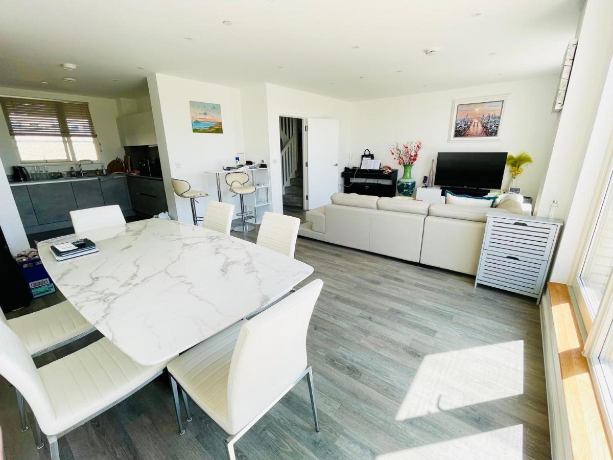 Apartamento Modern Penthouse Flat With Free Indoor Parking Londres