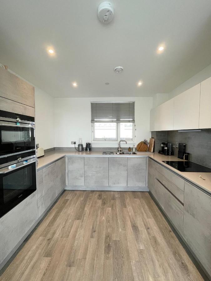 Modern Penthouse Flat With Free Indoor Parking Londres