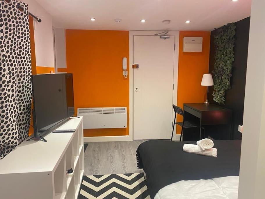 Apartment Private Garden 1bed Studio Apart Battersea Perfect For Coupled Or Solo Travellers Pet Friendly Free Netflix & Wifi *