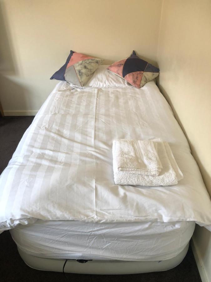 Apartamento 2 Bedroom, Near Station, Fast Wi-fi, Free Parking! Londres