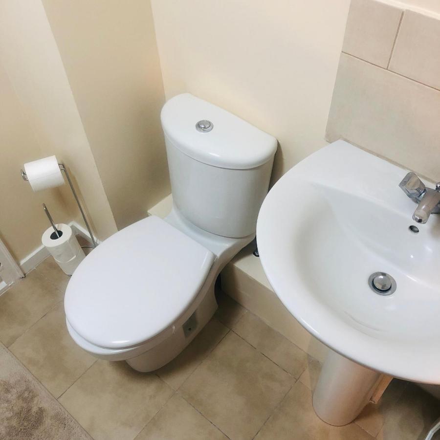 2 Bedroom, Near Station, Fast Wi-fi, Free Parking! Apartamento *