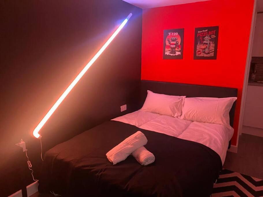 Private Garden 1bed Studio Apart Battersea Perfect For Coupled Or Solo Travellers Pet Friendly Free Netflix & Wifi *