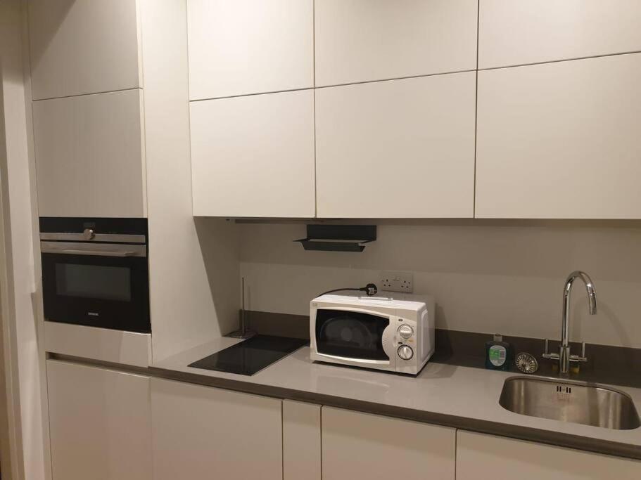 Apartamento Long Stays 1bed Studio Serviced Netflix & Free Wifi Perfect For Solo And Coupled Guests *