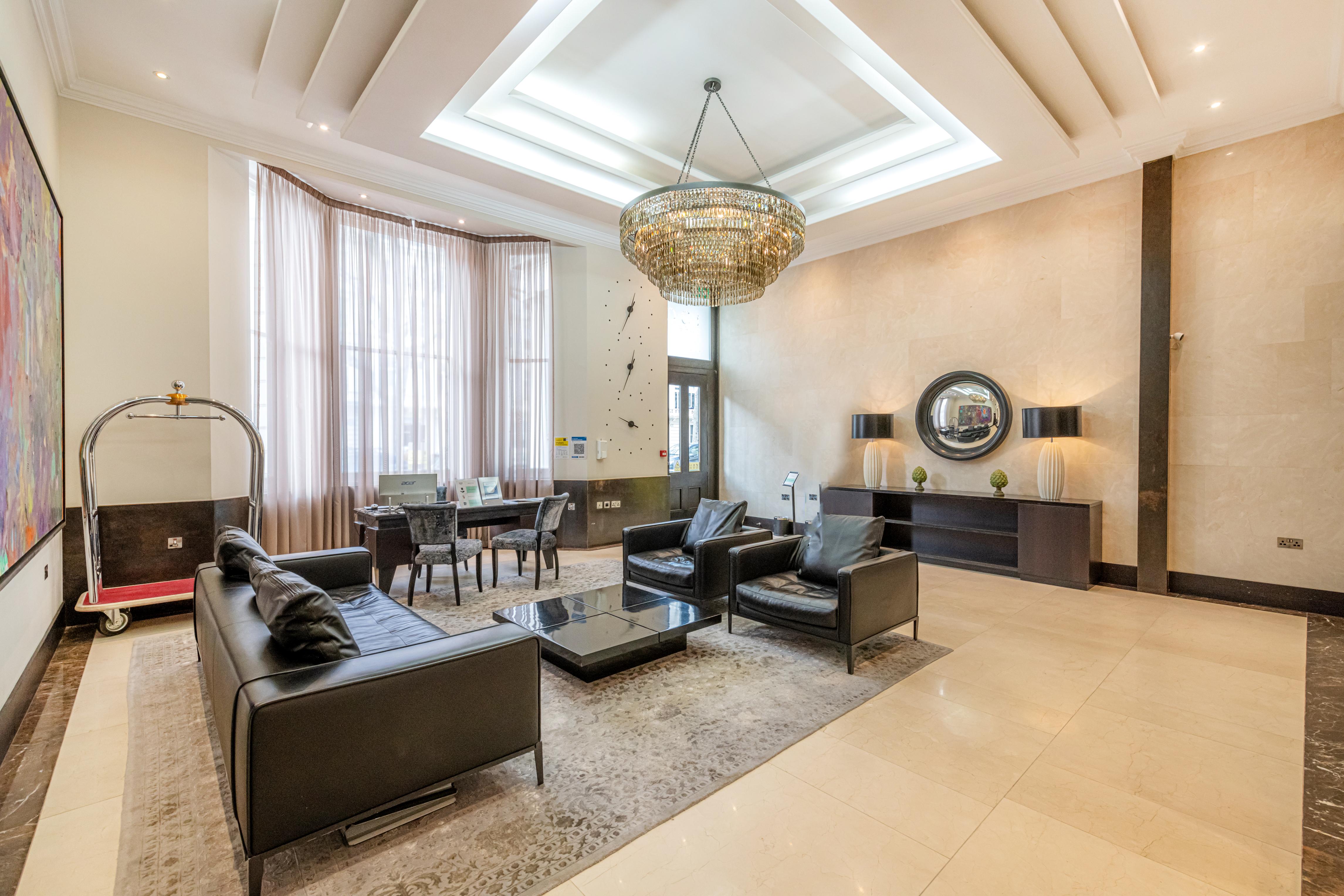 130 Queen's Gate 5*