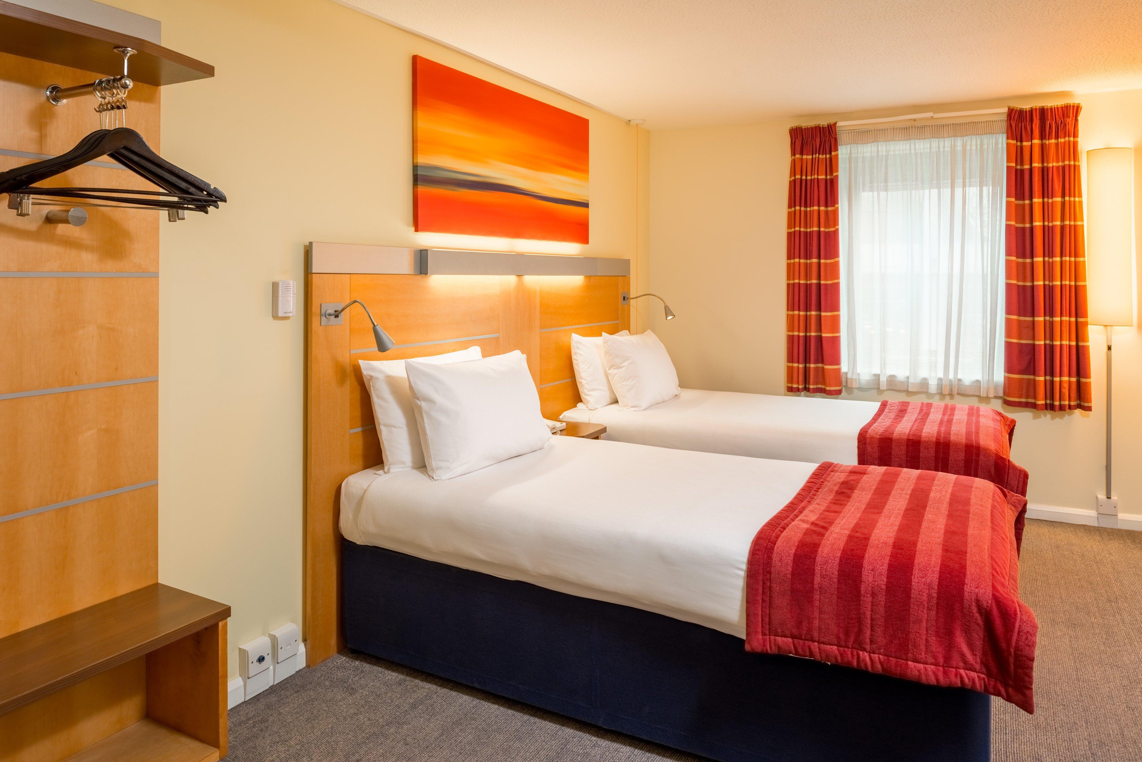 Express London-swiss Hotel 3*