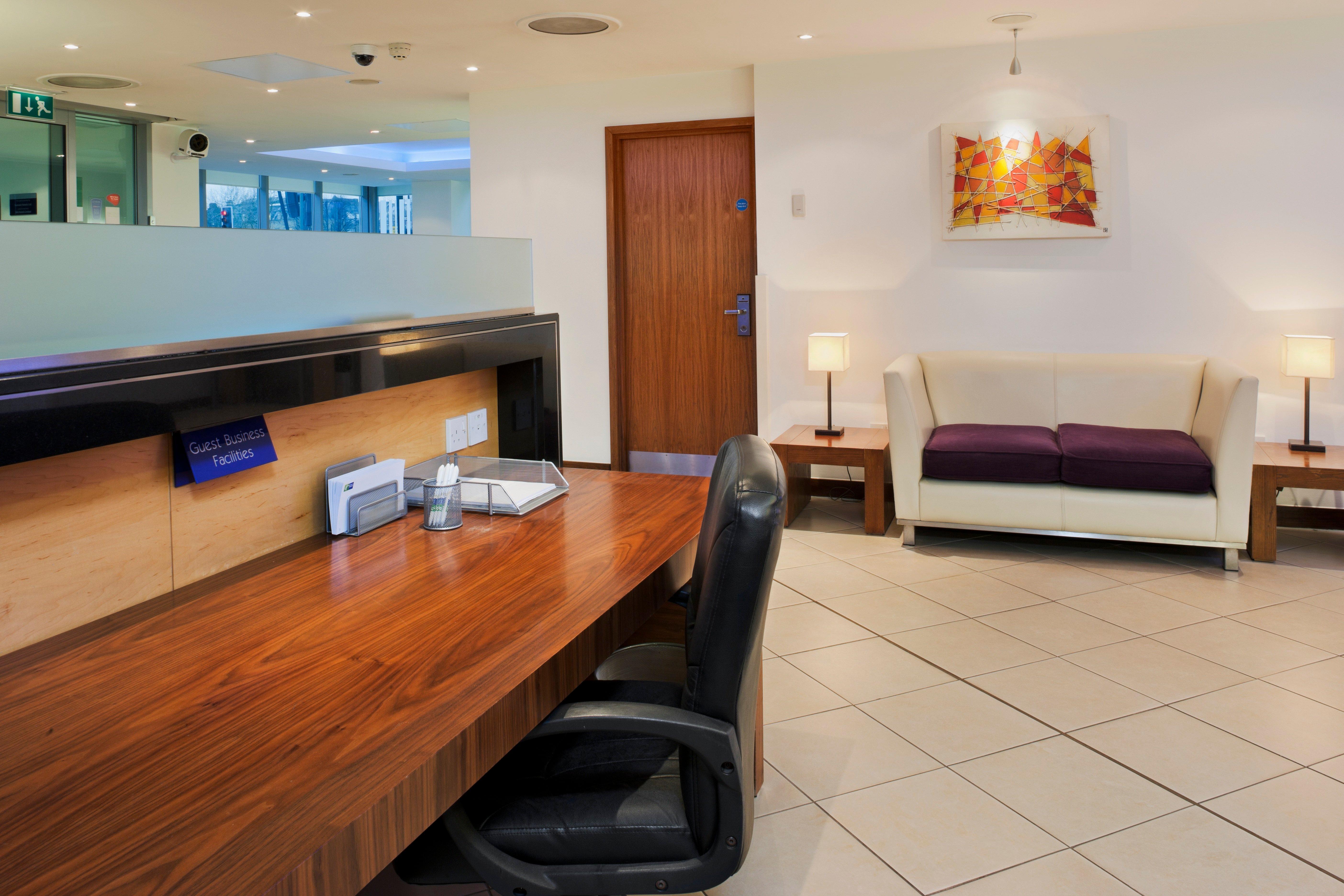 Express London-swiss Hotel