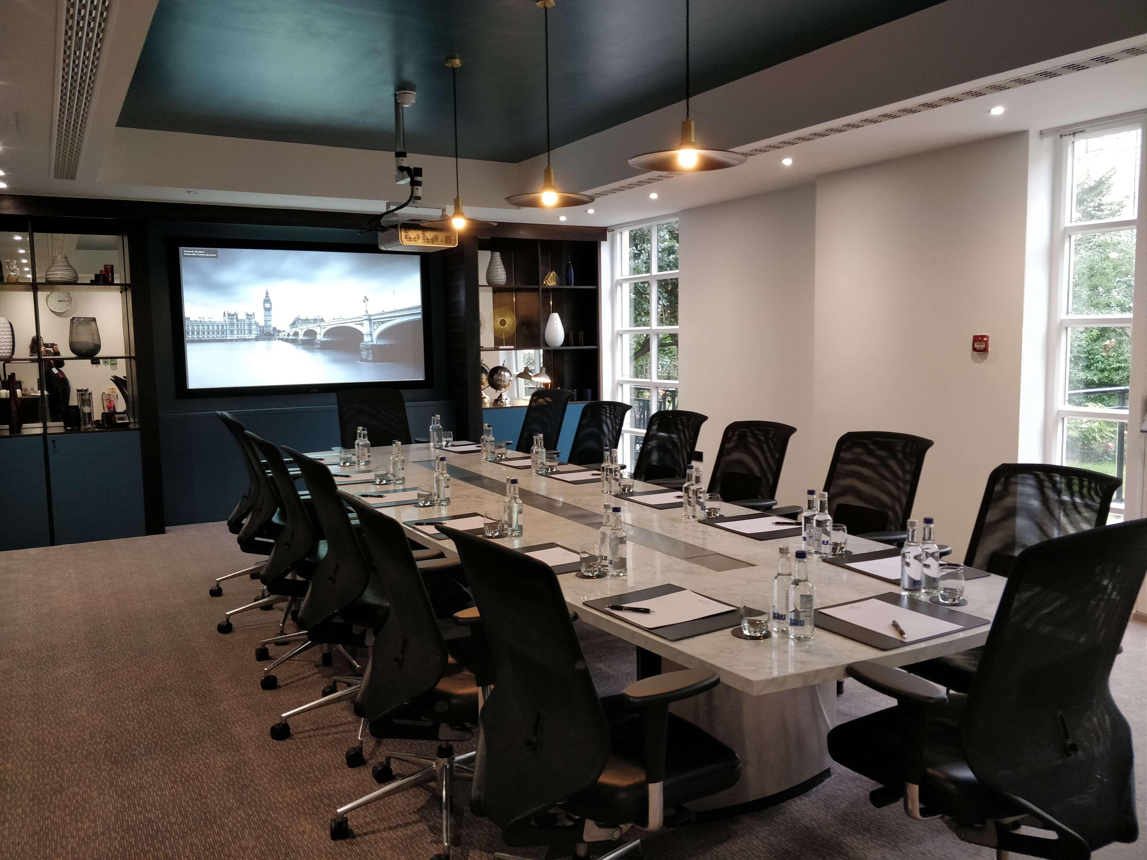 Doubletree By Hilton Kensington
