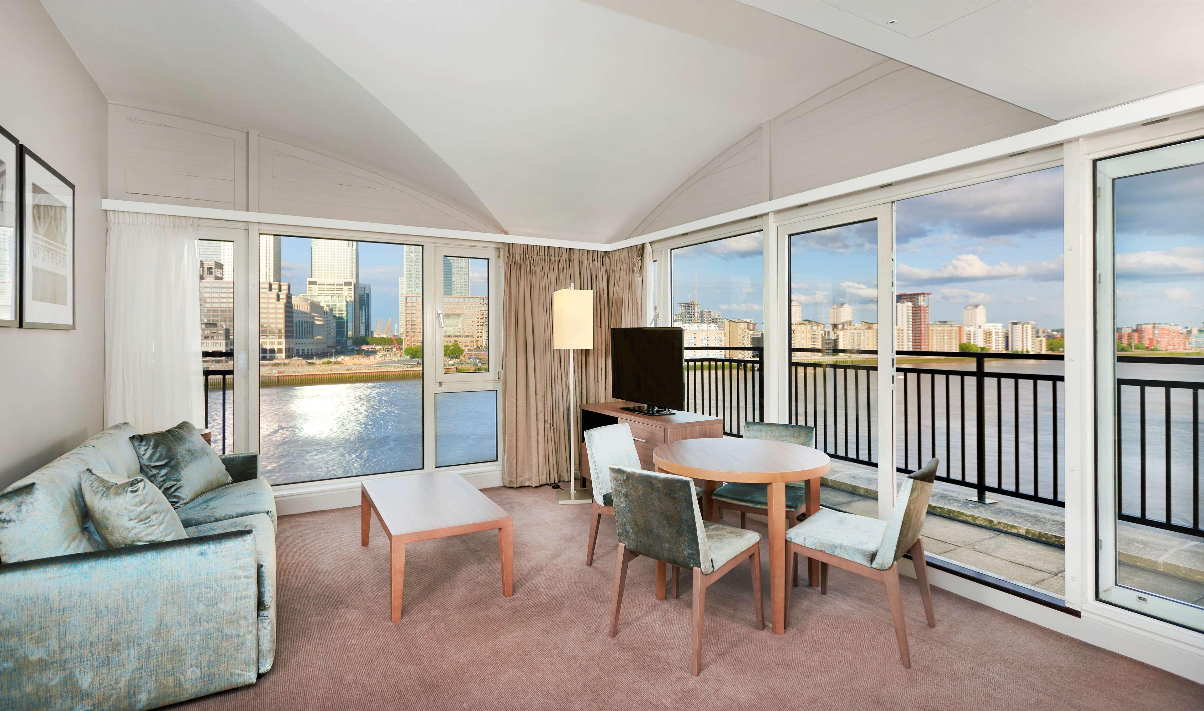 Doubletree By Hilton - Docklands Riverside Hotel