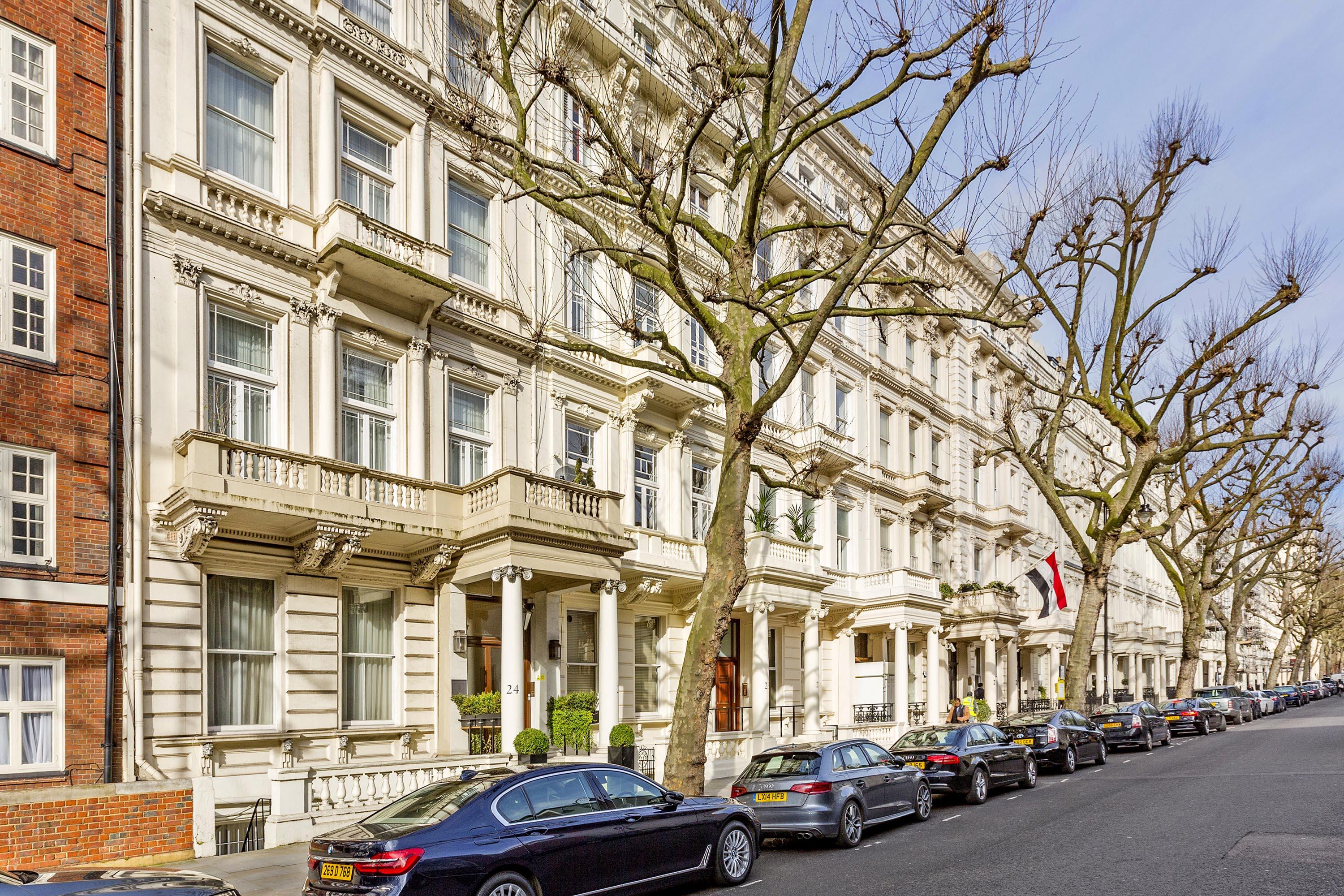 Queensgate Court 4* London