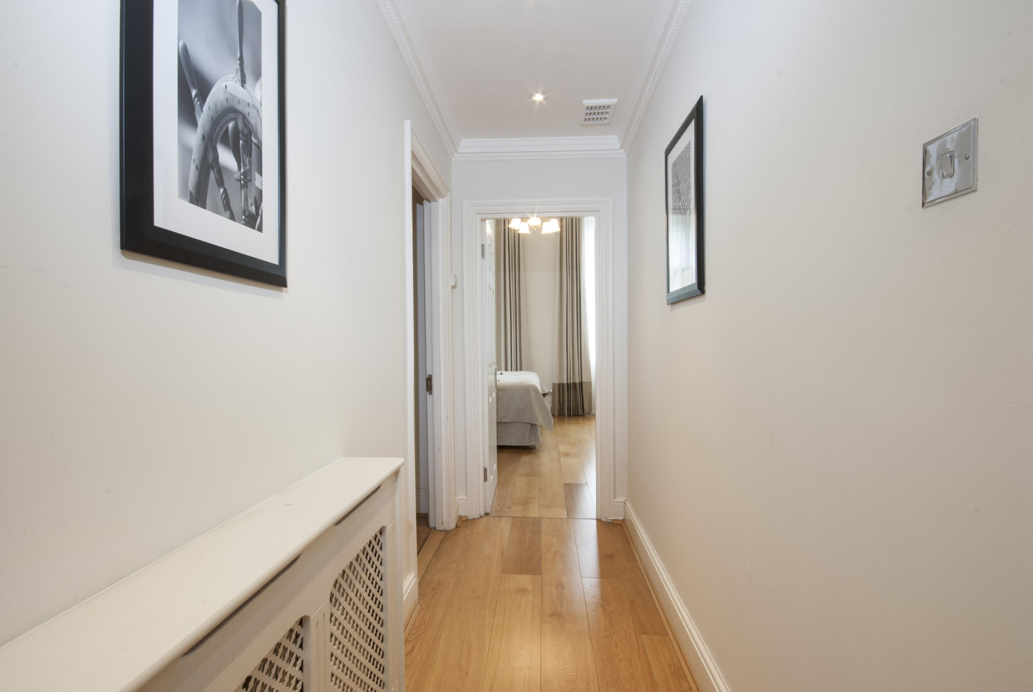 Queensgate Court Aparthotel 4*