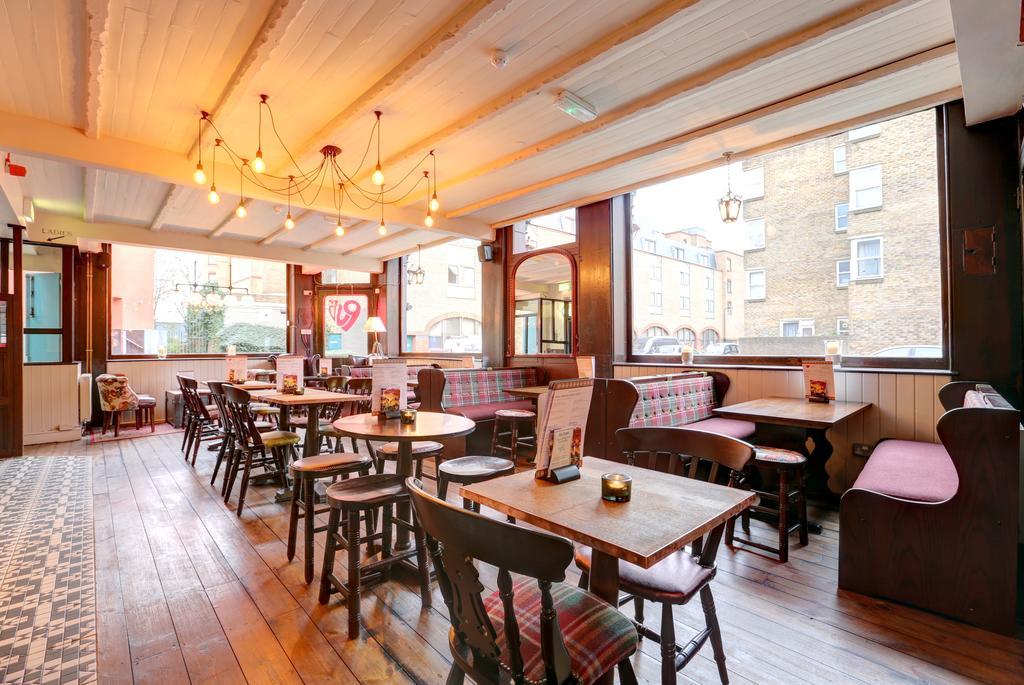 Publove @ The Exmouth Arms, Euston Hostel London