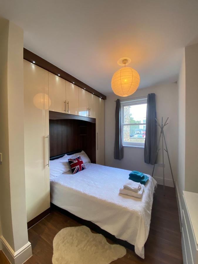 Notting Hill Next Door Bedroom In The Share Flat Casa de hóspedes