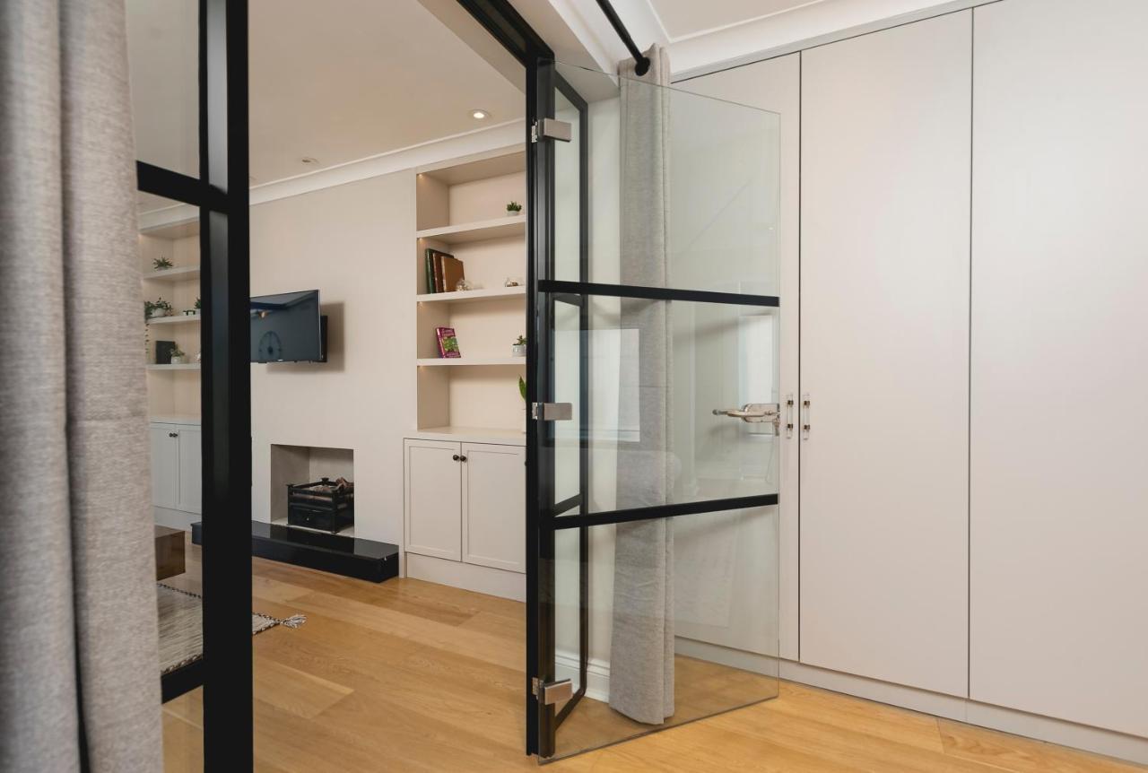 Penthousestays Chelsea - Luxury 2 Bedroom W/king Bed - Near King's Road Apartment *