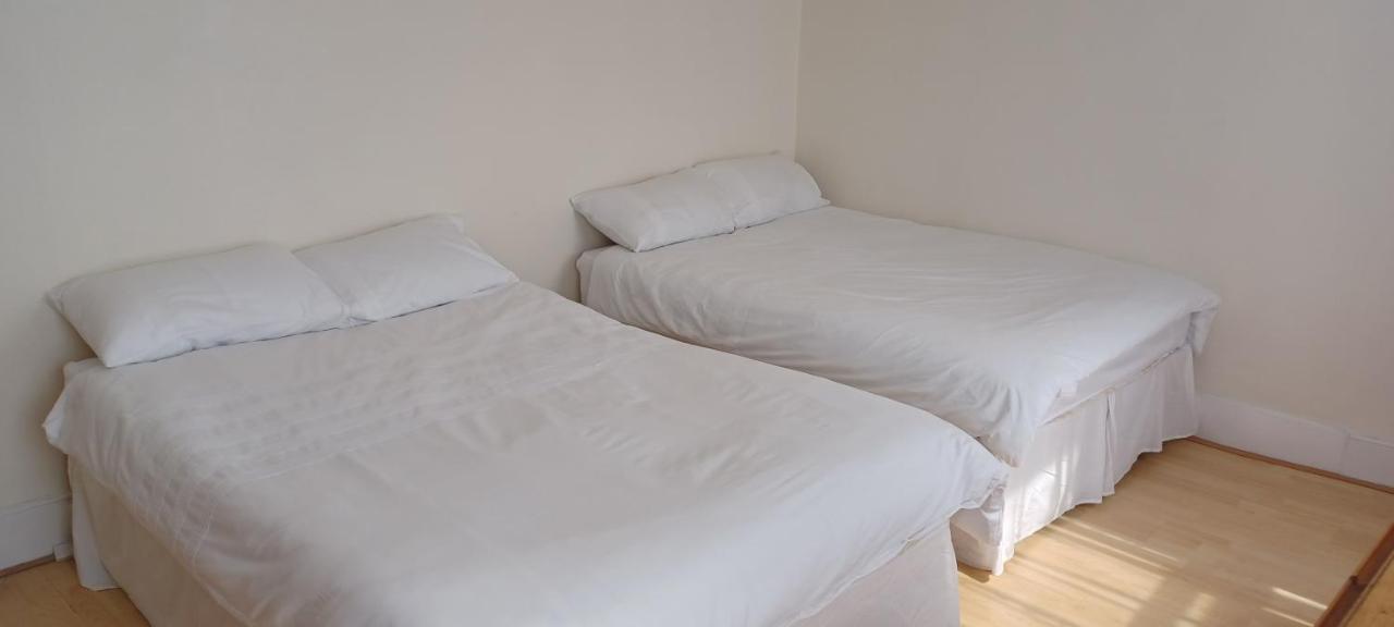 Guest house Bruce London