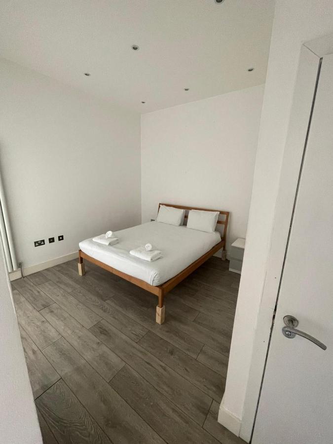 Euston Apartment *