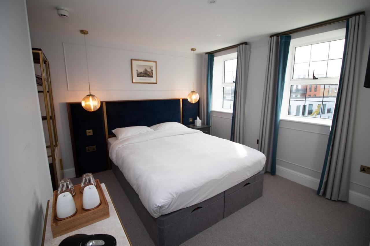 Three Falcons 4* Londres