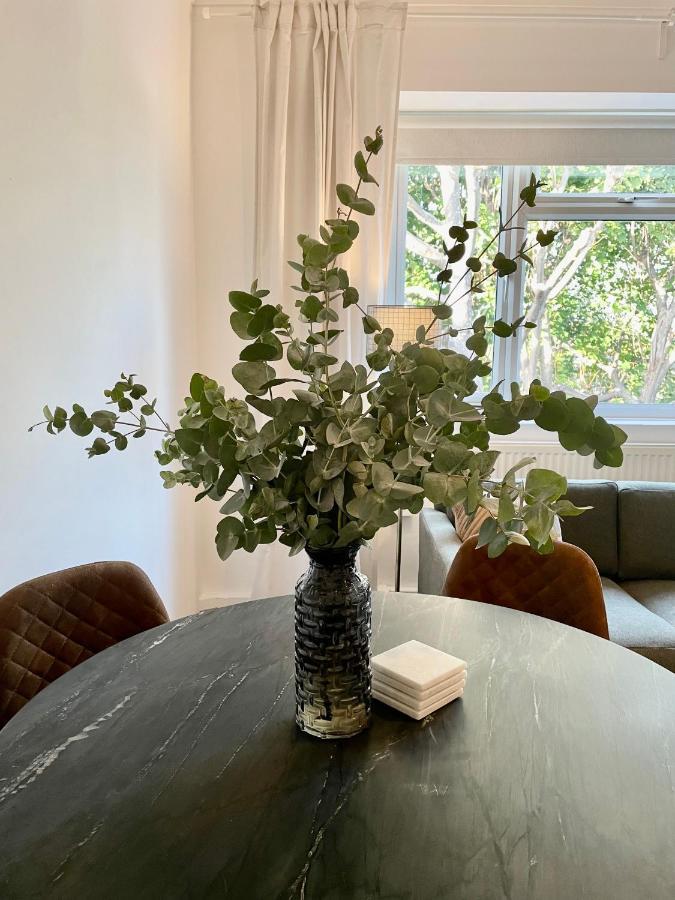 Newly Refurbished 2 Bedroom In South London