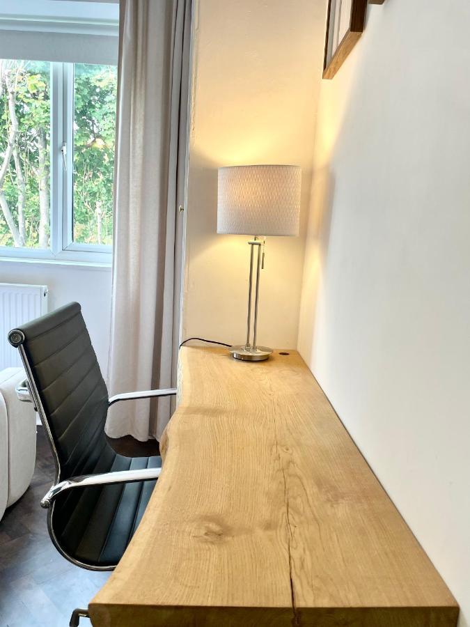 Apartment Newly Refurbished 2 Bedroom In South *